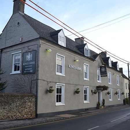 Hotel The Kings Arms Didmarton Esterno foto