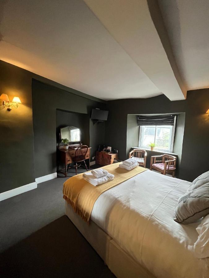 Hotel The Kings Arms Didmarton Esterno foto