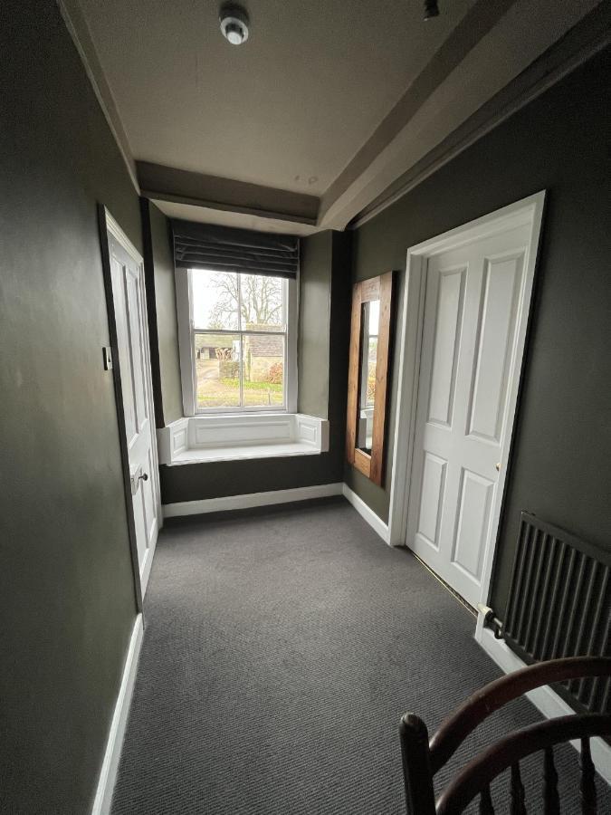 Hotel The Kings Arms Didmarton Esterno foto
