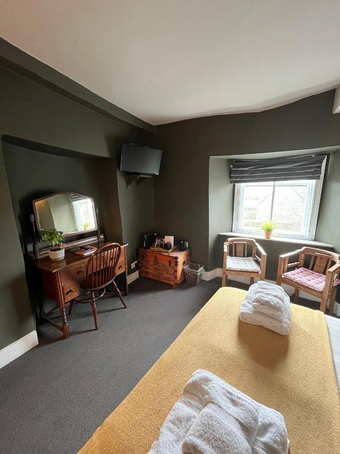 Hotel The Kings Arms Didmarton Esterno foto