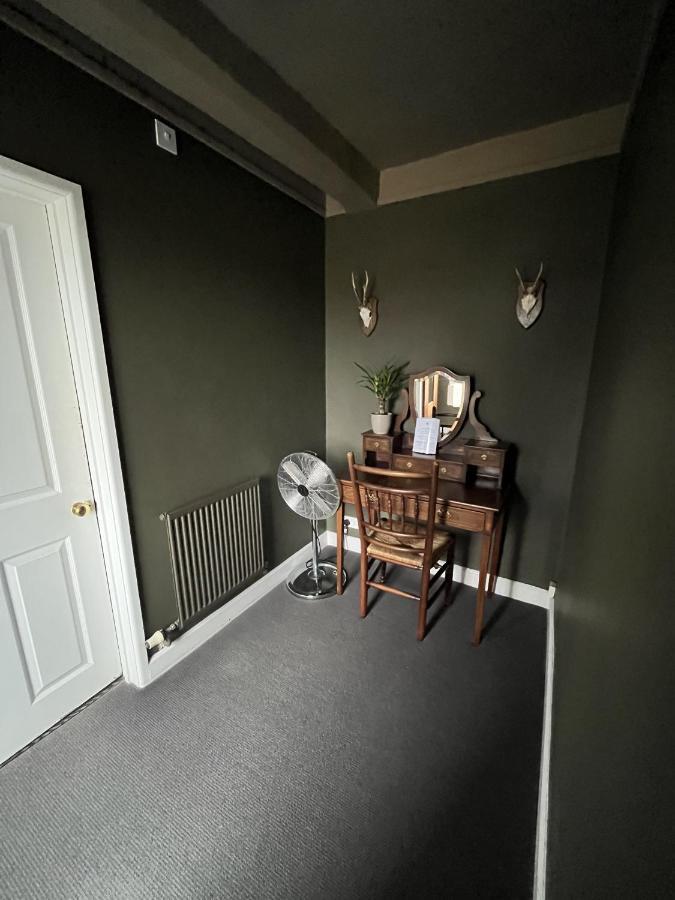 Hotel The Kings Arms Didmarton Esterno foto