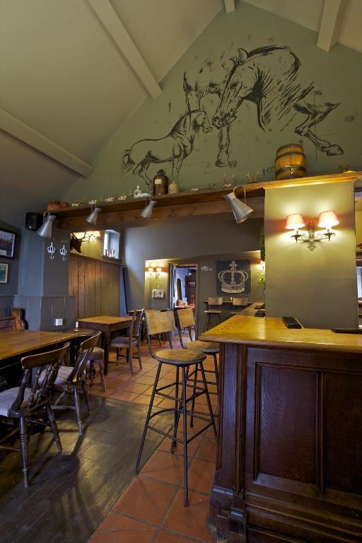 Hotel The Kings Arms Didmarton Esterno foto