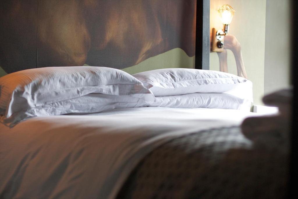 Hotel The Kings Arms Didmarton Esterno foto