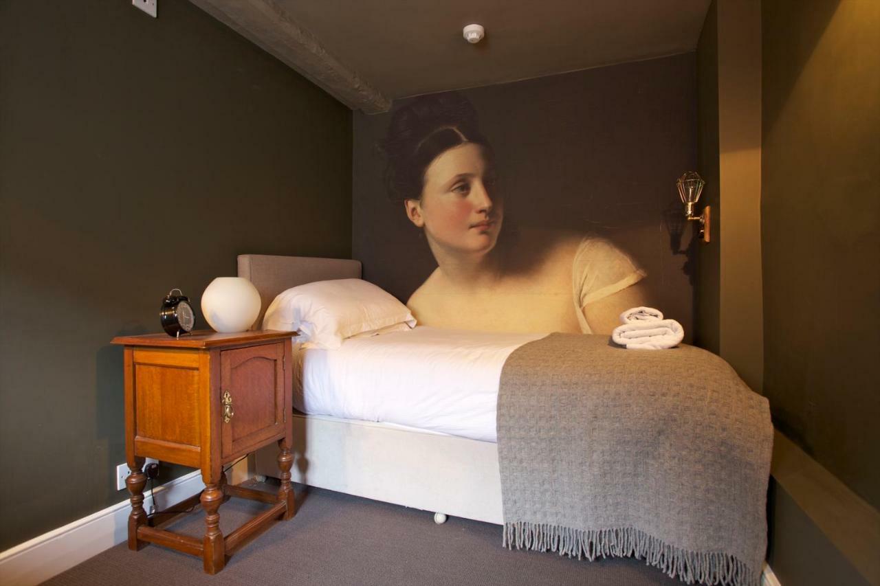 Hotel The Kings Arms Didmarton Esterno foto